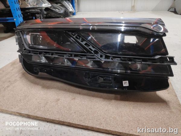 Десен фар Volkswagen Touareg 2018г.