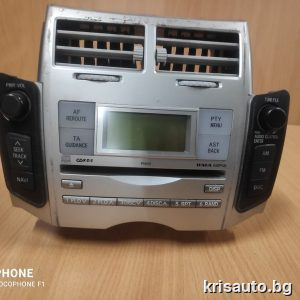 Toyota Yaris CD Navi Radio music player / Тойота Ярис 2009г.