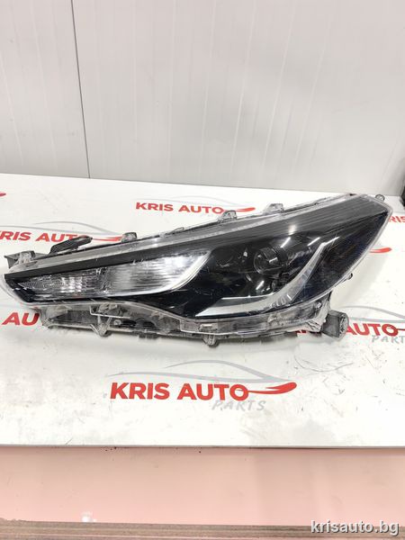 Ляв фар за Toyota Corolla Cros Xenon 2021-2023 / Тойота Крос Ксенон