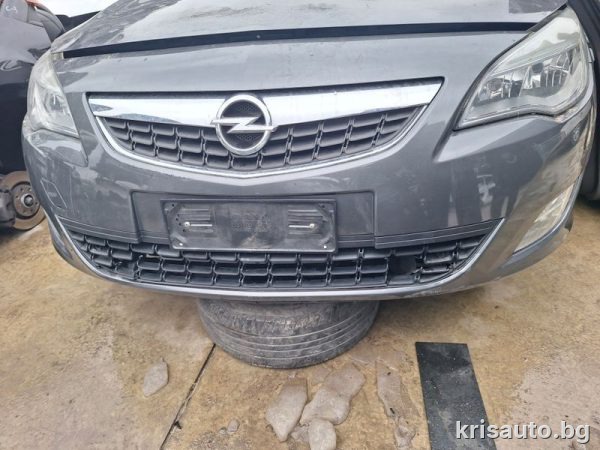 Предна броня Opel Astra J / Опел Астра Джей 2013г.