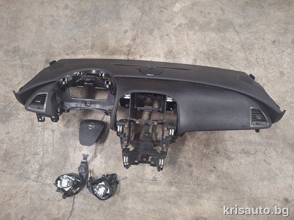 Арматурно табло Opel Astra J / Опел Астра Джей 2013г.