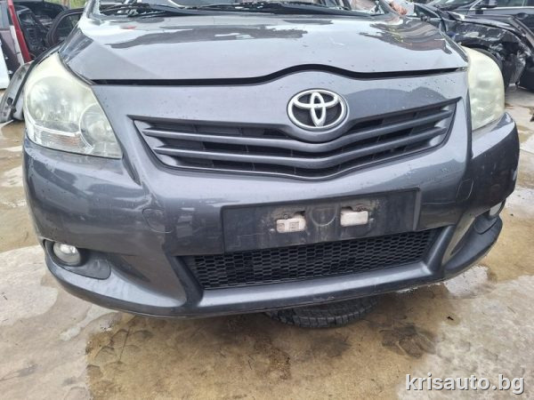 Предна броня Toyota Verso / Тойота Версо 2010г.