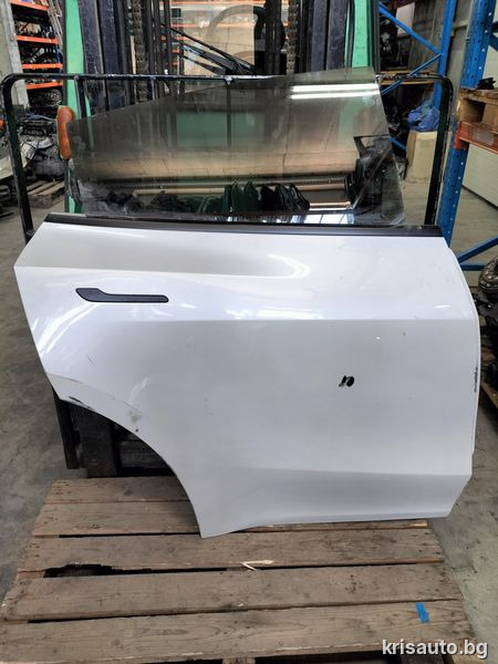 Задна дясна врата Tesla Model Y / Тесла Модел У 2024г.